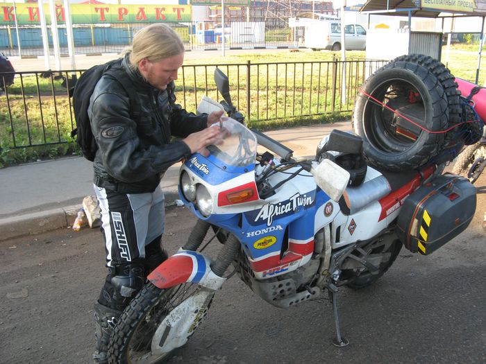 http://www.africatwin.ru/img/inside/vladik0700.jpg