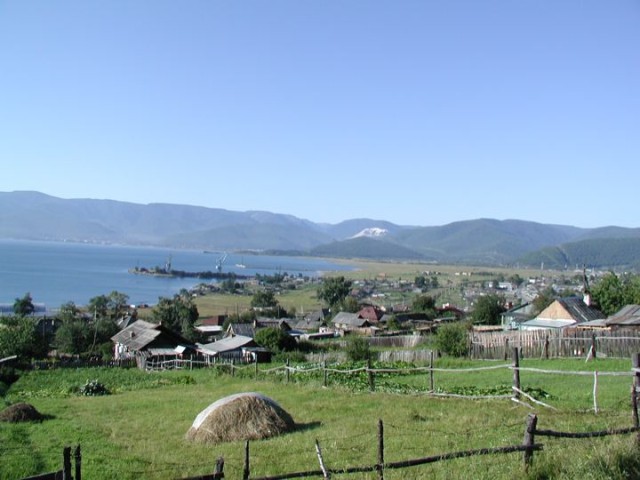 Посёлок Слюдянка на берегу Байкала