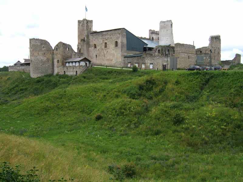 Древняя крепость в Прибалтике